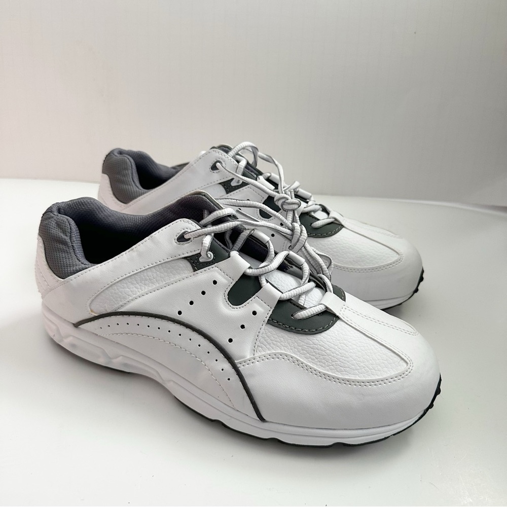 FootJoy Wide Men's Specialty Spikeless Golf Shoes